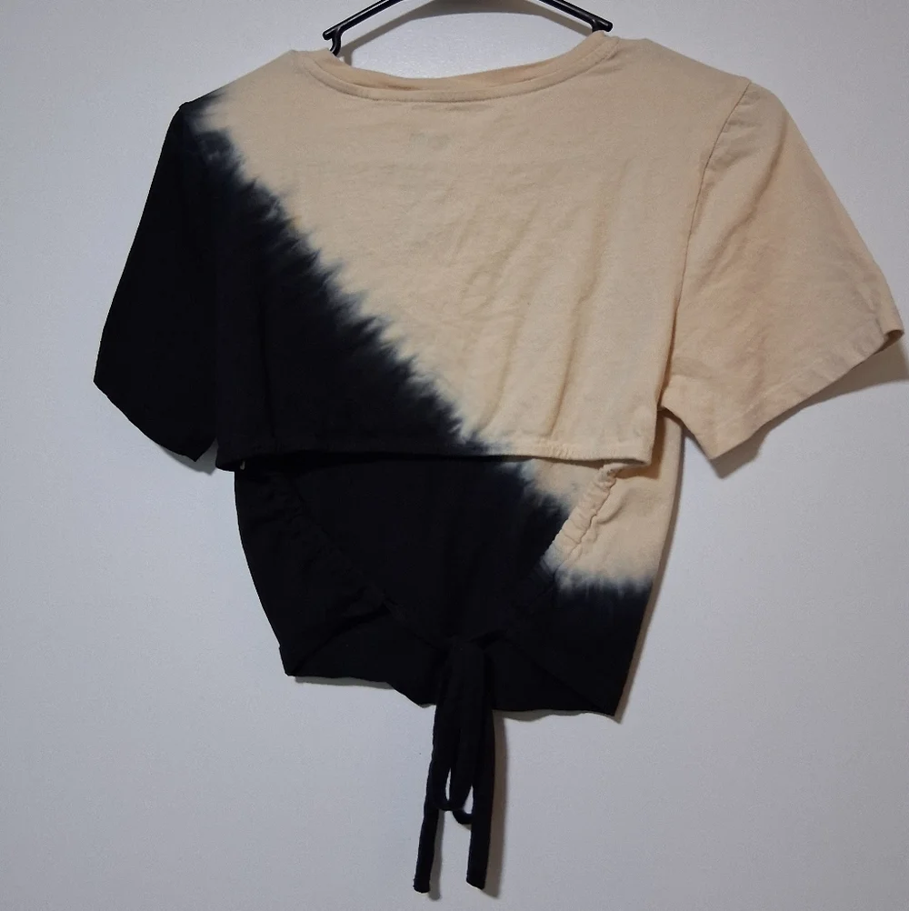 AC/DC Black and Cream Graphic Crop Top Size M - Picture 4 of 5